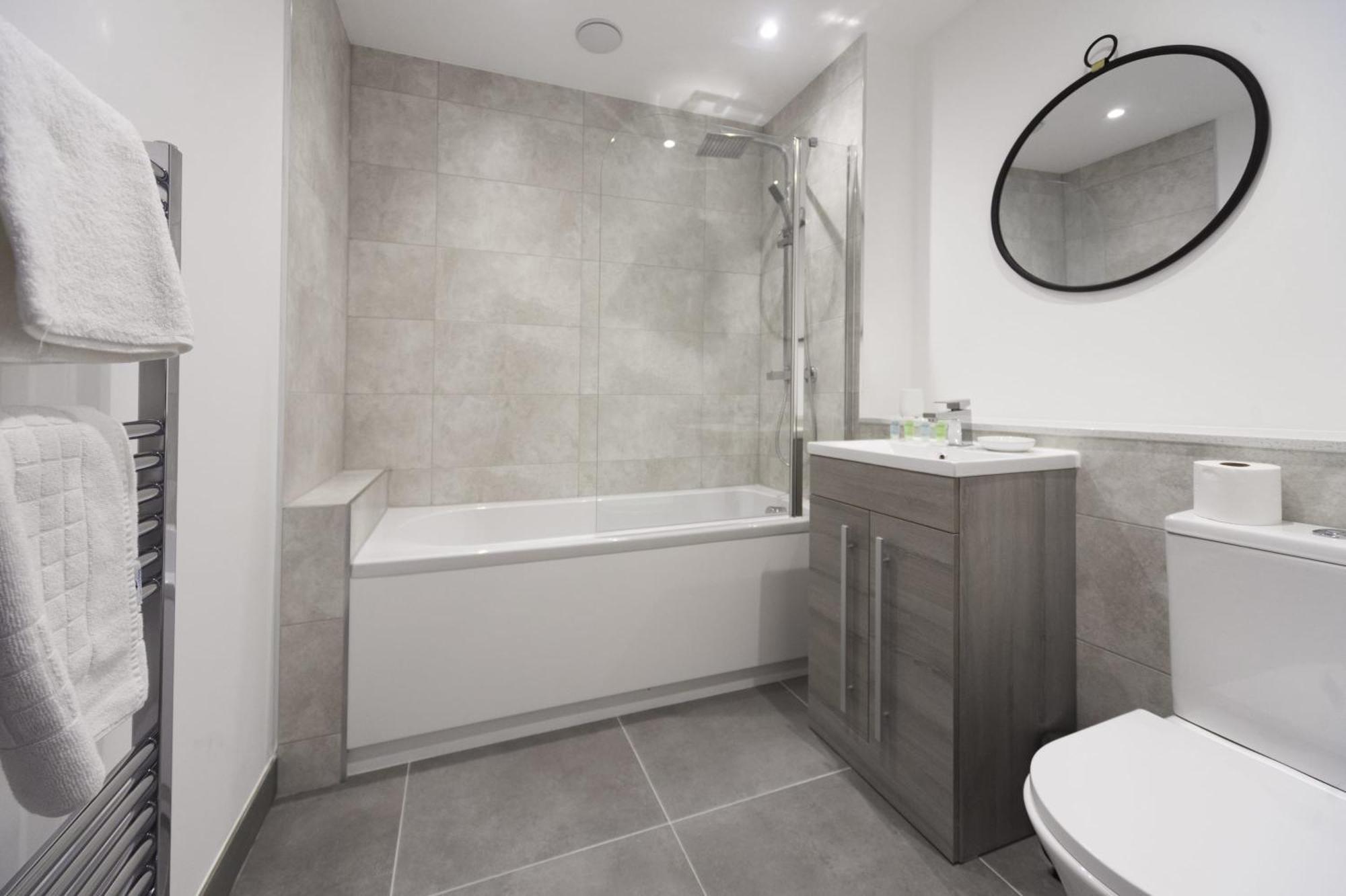 Lovely 2 Bedroom Apartment In Central Ashford Ashford  Extérieur photo