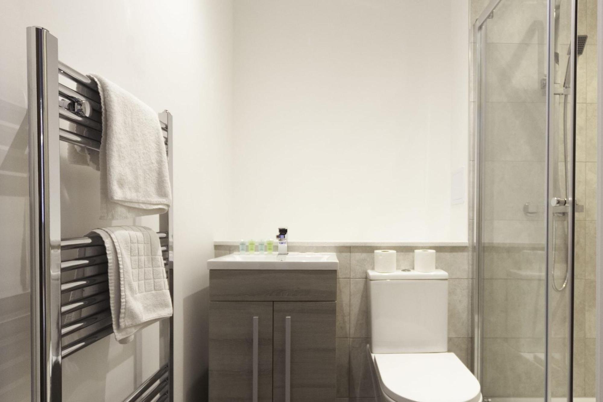 Lovely 2 Bedroom Apartment In Central Ashford Ashford  Extérieur photo